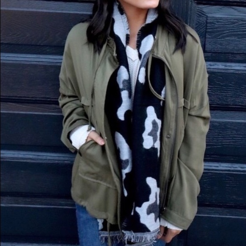 Long Black Leopard Animal Printed Scarf - Picture 4 of 5